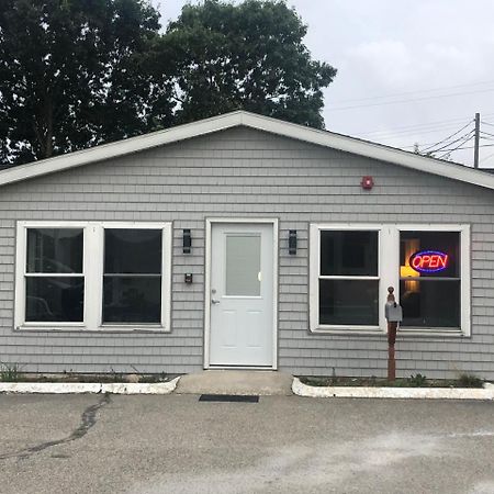 The Coast Motel Westerly Exterior photo