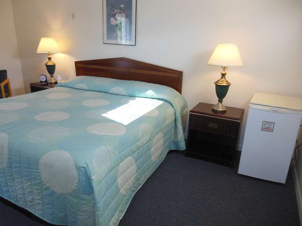 The Coast Motel Westerly Room photo