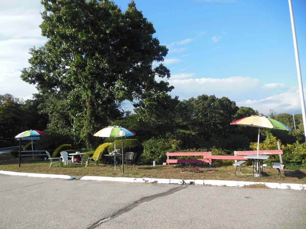 The Coast Motel Westerly Exterior photo