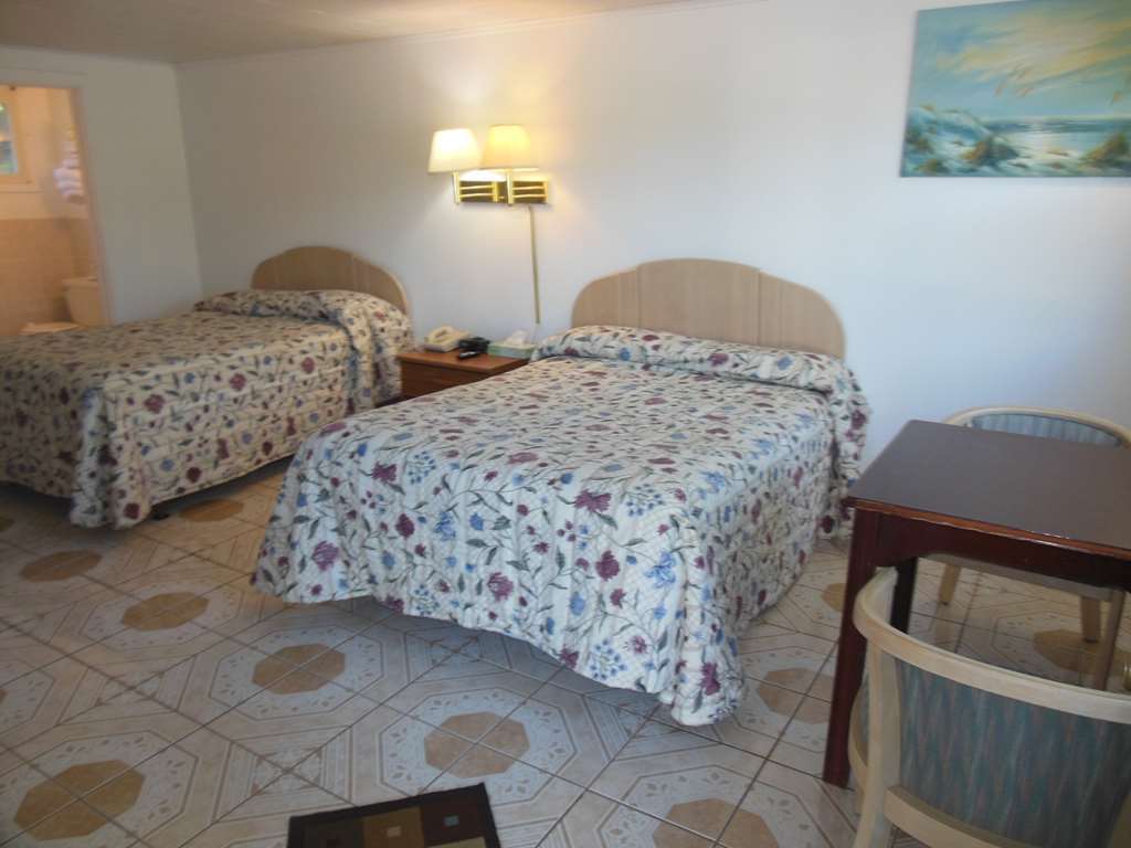 The Coast Motel Westerly Room photo