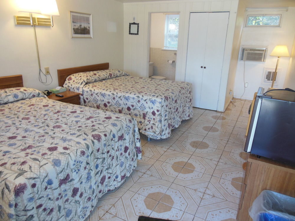 The Coast Motel Westerly Exterior photo